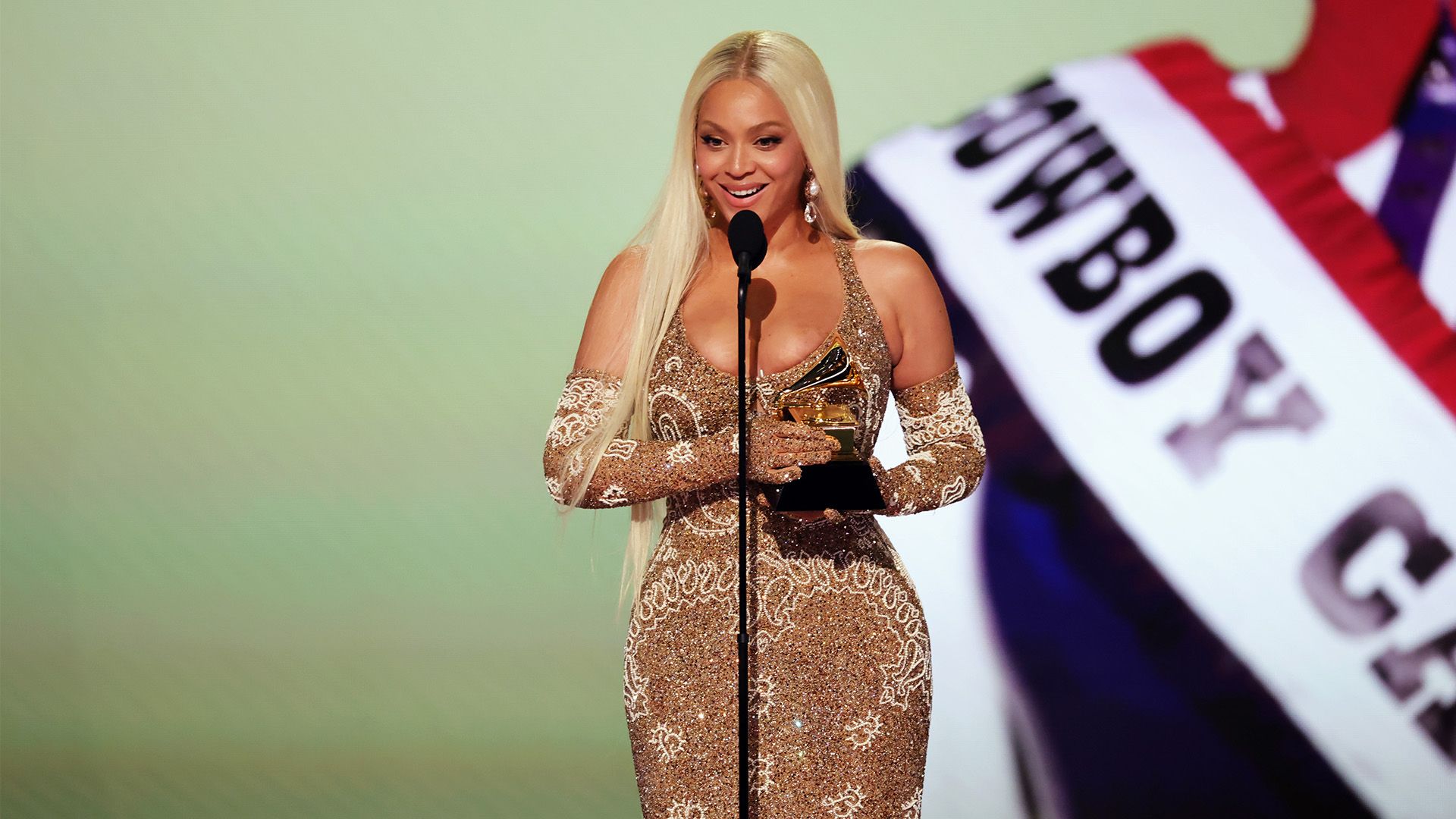 增添了更多 增添了更多